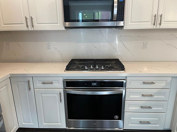 3rd image of 2983 Manuel St