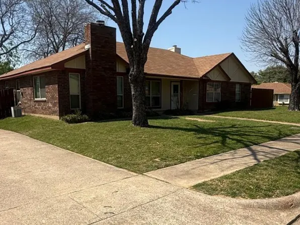 3011 Timothy Ln, Euless, TX 76039