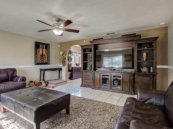 4th image of 2112 Dover Way