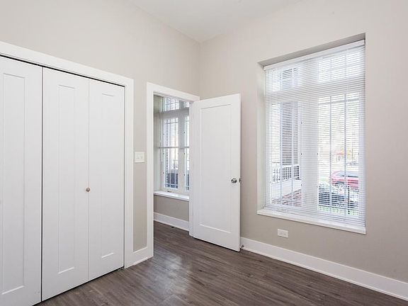 4th image of 4834 S King Dr APT 2E