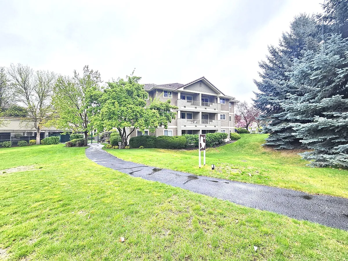 Building Photo - 639 N Riverpoint Blvd #J308