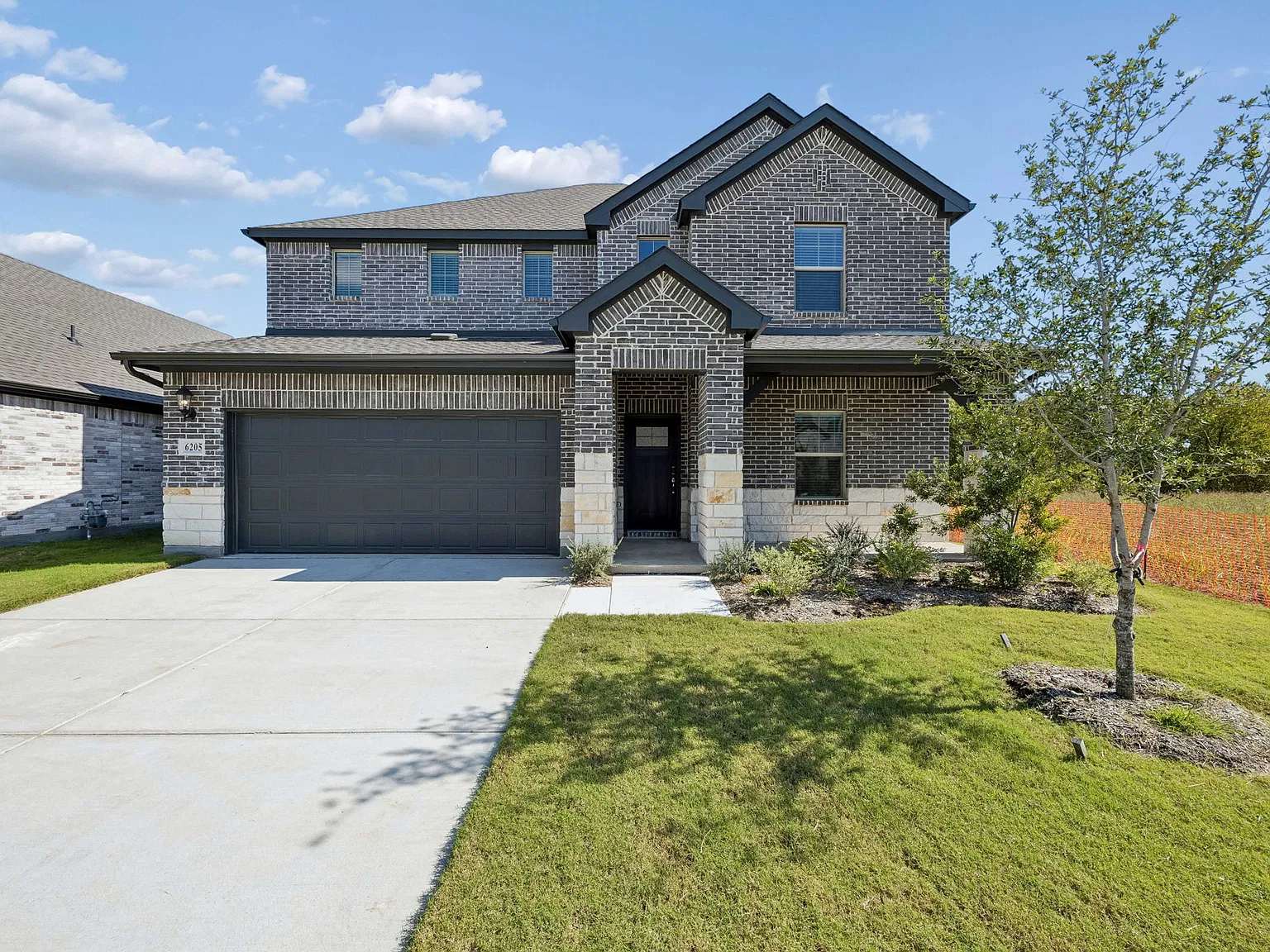 5 bed, 3060 sqft, $2,999 — Photo 1