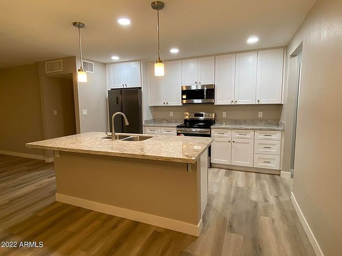 1st image of 1814 E Randall Dr