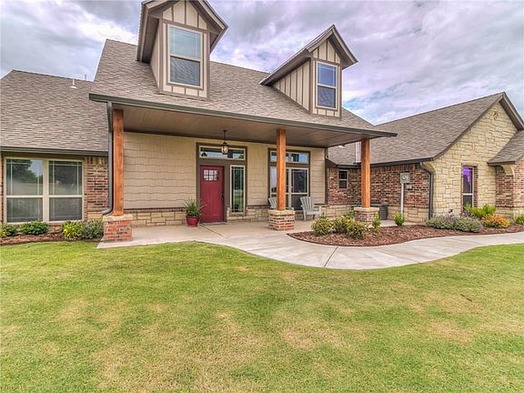 3rd image of 7621 High Meadows Ln