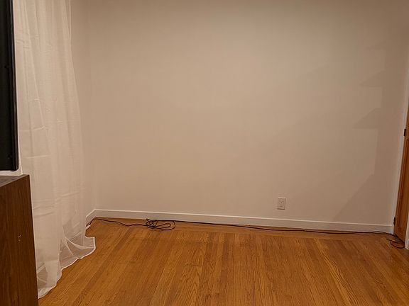 4th image of 2043 Carroll Ave