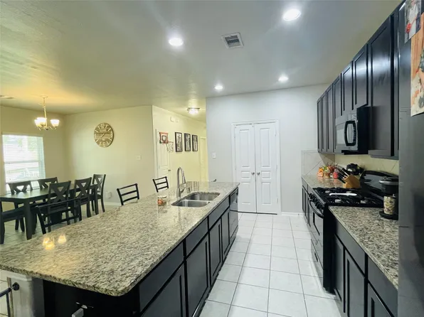 30565 Pleasant Oaks Dr, Magnolia, TX 77355