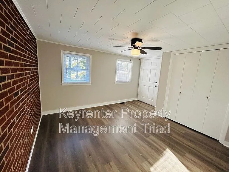 5087 Meadowbrook Dr — Photo 13