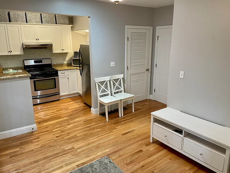 7 Ward Ct #1 — Photo 1