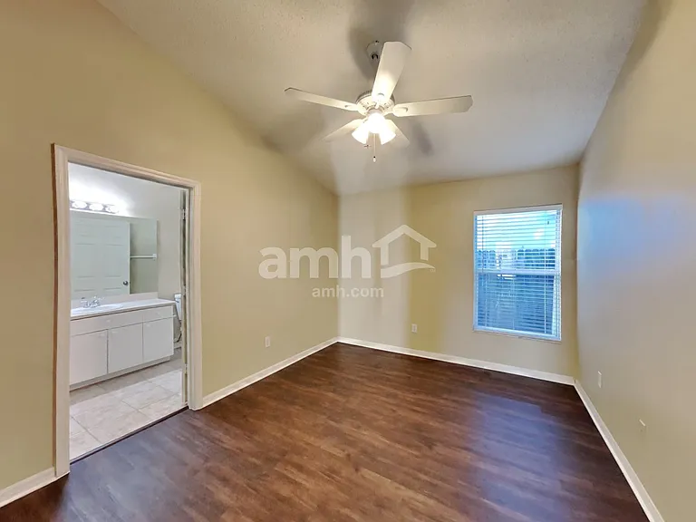22747 Saint Thomas Cir — Photo 9