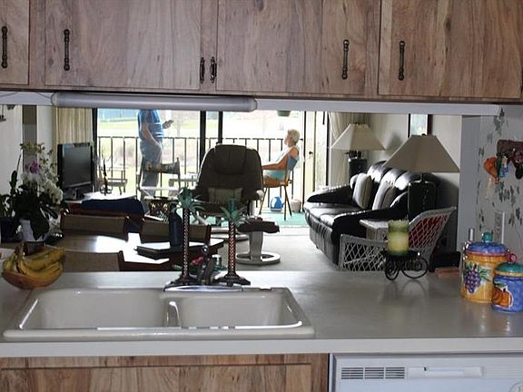 5th image of 6109 Lake Pointe Dr #201