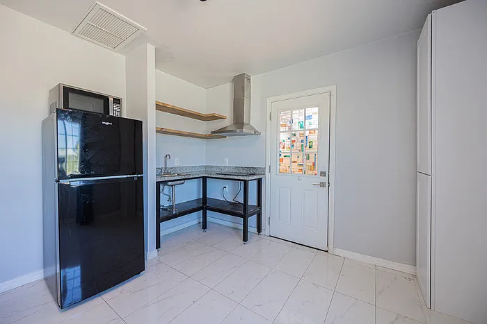 4001 N 15th Ave #B — Photo 8