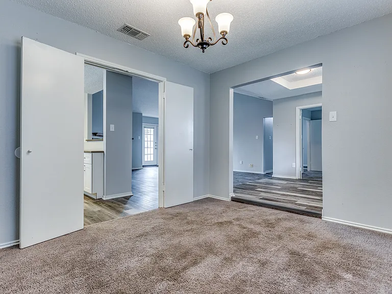 209 W Schreiber St — Photo 12