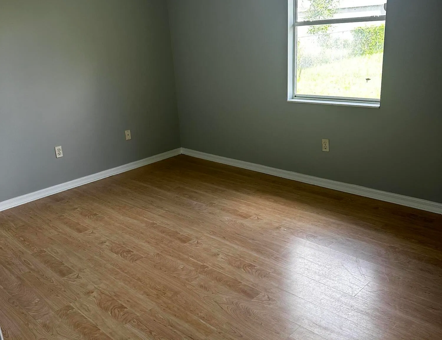 3 bed, 2.0 bath, 1331 sqft, $2,400 — Photo 4