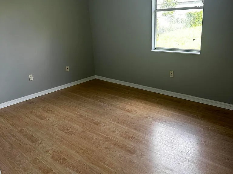 1021 SW Dubois Ave — Photo 4