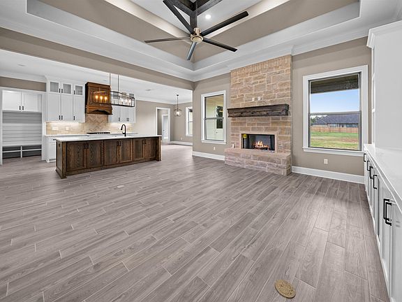 2nd image of 8059 Freestone Dr
