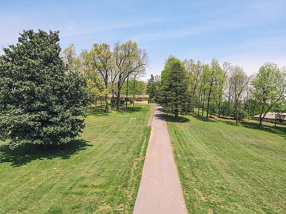 2nd image of 70 Hickory Dr