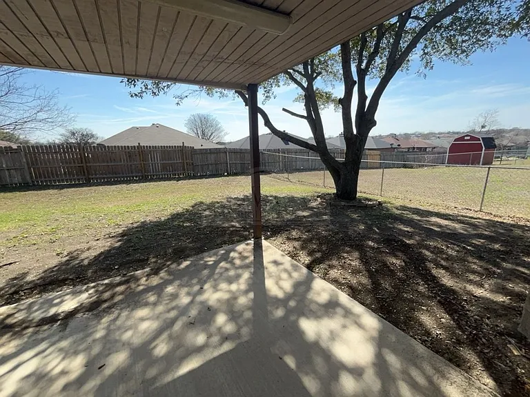 3906 Lone Oak Dr — Photo 17