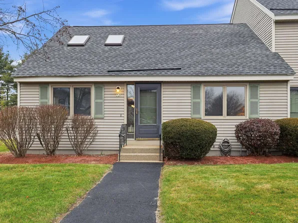 22 Eastmeadow Way, Manchester, NH 03109