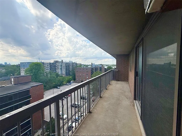 3936 Wyandotte St E #801 — Photo 20