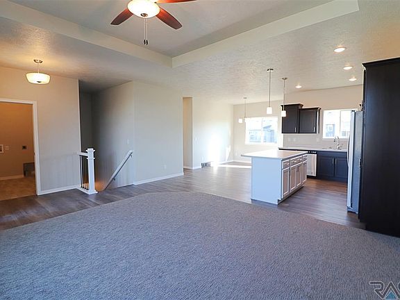 5th image of 602 Marie Dr