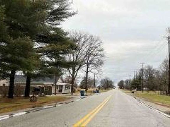 Exterior Neighborhood (street photo)