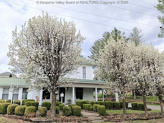 2nd image of 224 Chapman Ave
