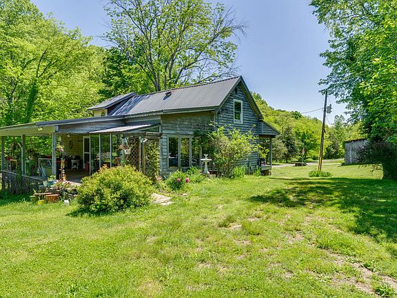 4th image of 766 Herring Hollow Ln