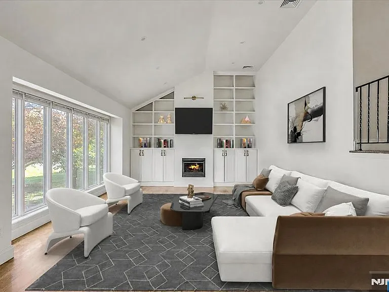 32 Brantwood Pl — Photo 2