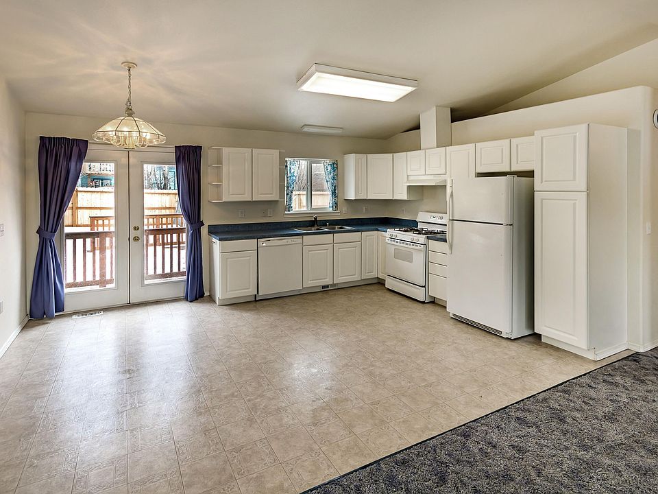 2nd image of 521 W Jepson Cir