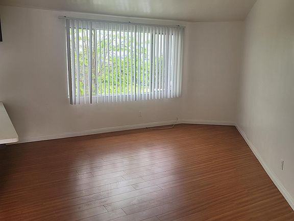 4th image of 620 Edgewood St APT 16