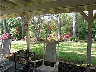 3rd image of 376 Riverdale Dr