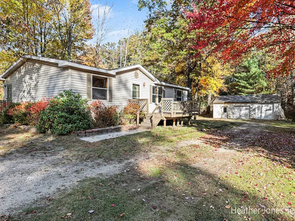 12220 Podunk Rd NE, Greenville, MI 48838