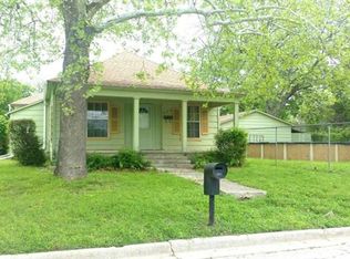 828 N Taylor St, Gainesville, TX 76240
