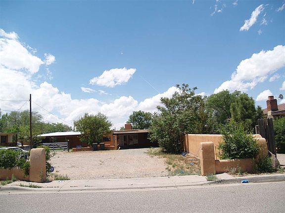 3rd image of 512 Barela Ln
