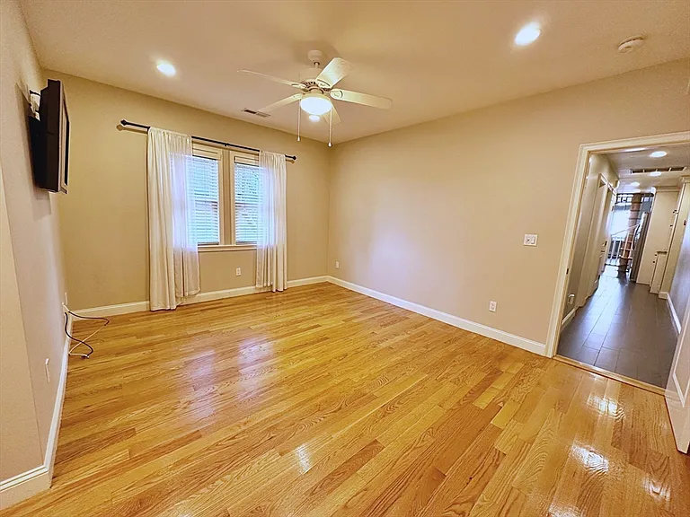 25 Princeton St #2 — Photo 18