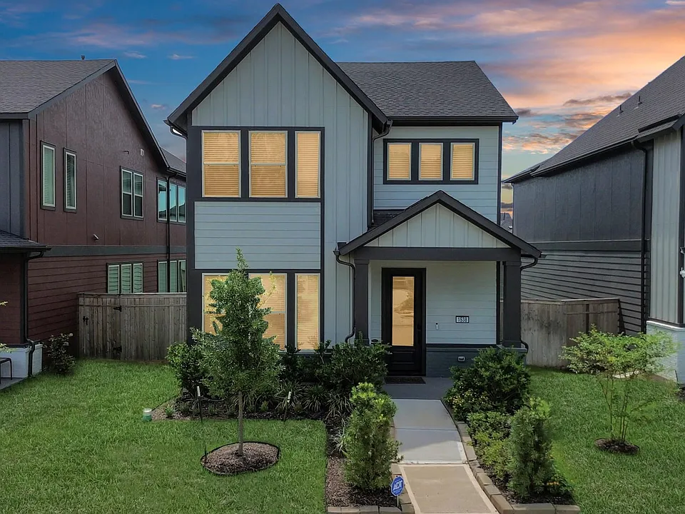 1538 Park Path Dr