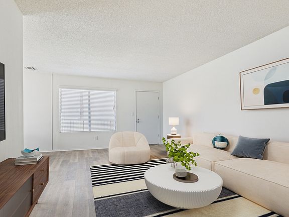5th image of 13157 Riverside Dr APT 105