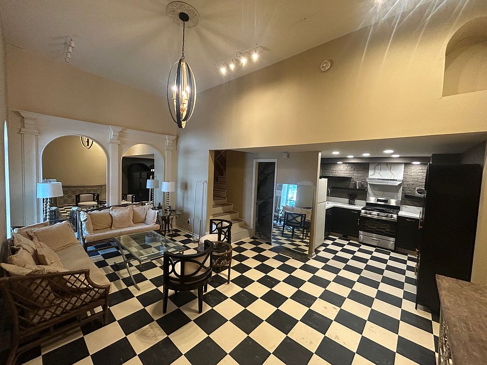 1st image of 100 W Summit Hill Dr #203