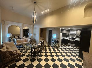 100 W Summit Hill Dr #203, Knoxville, TN 37902