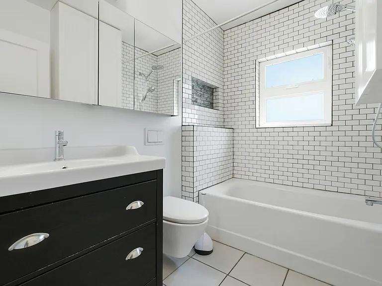 368 N Center St — Photo 10