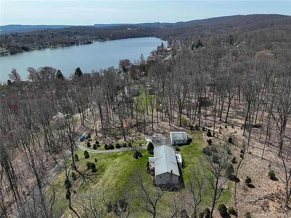 5th image of 50 Lake Rd