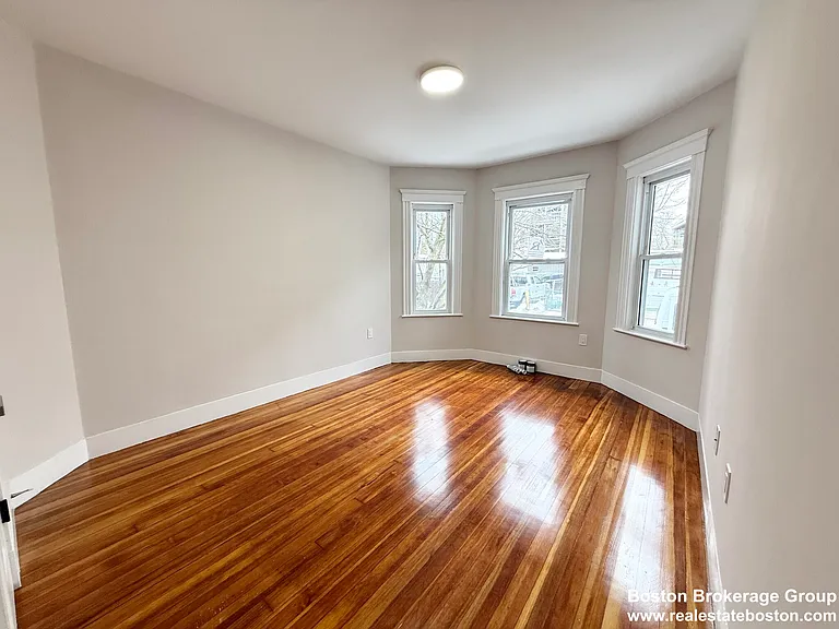 36 Raven St #1 — Photo 4