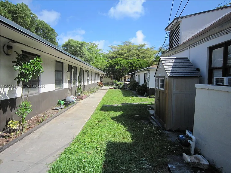 522 N 19th Ave #5 — Photo 12