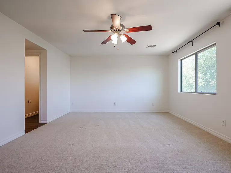 2744 E Donato Dr — Photo 25