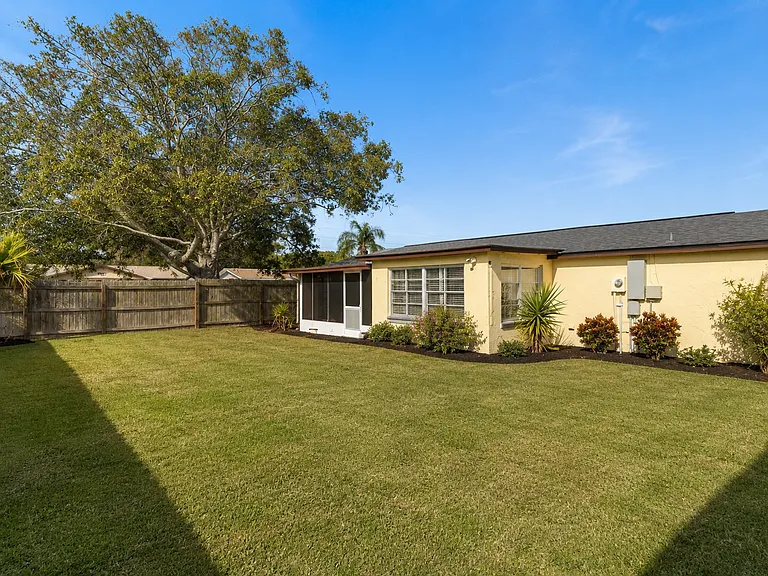 3022 Salisbury Dr — Photo 12
