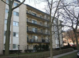 828 Oakton St APT 1D, Evanston, IL 60202