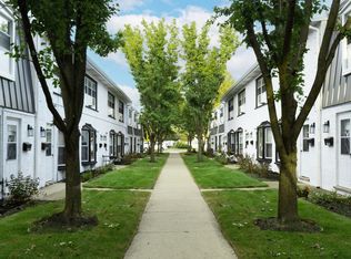 1900 Green Bay Rd APT K, Highland Park, IL 60035