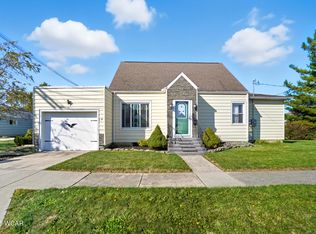 911 Bellefontaine St, Wapakoneta, OH 45895