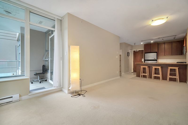 Burnaby Apartment for rent - 2 Bedrooms — photo 3