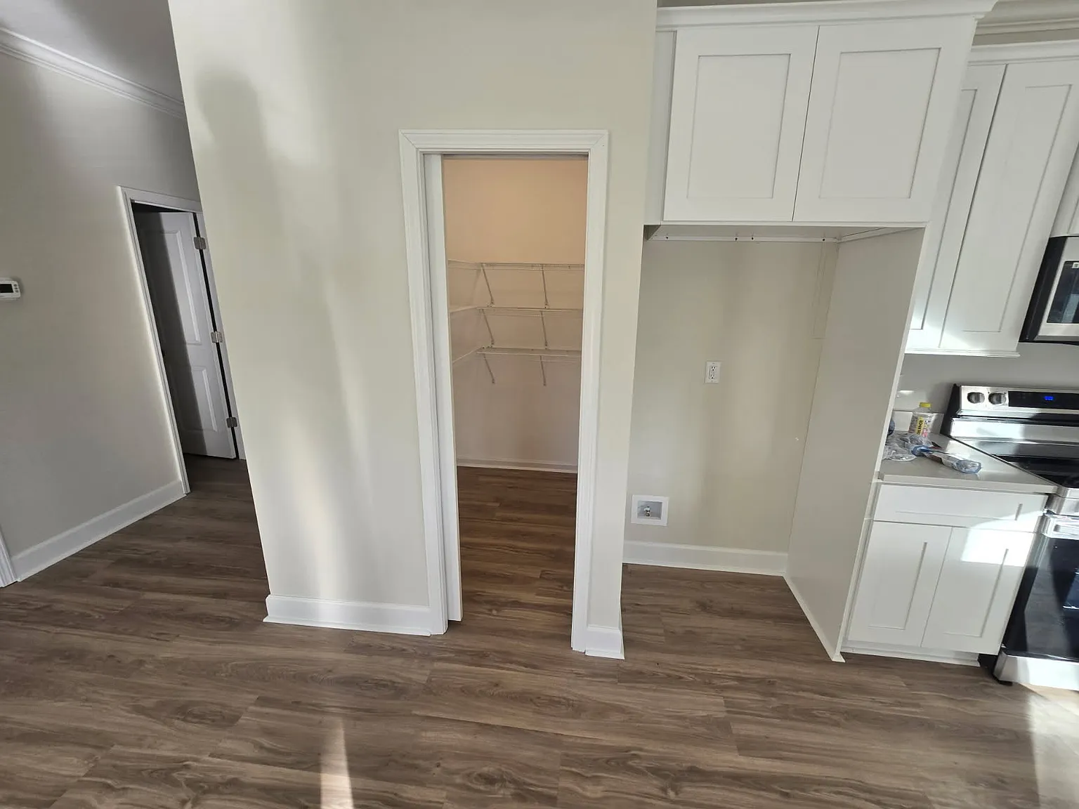 4 bed, 2.5 bath, 1944 sqft, $2,300 — Photo 4